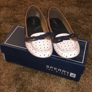 classy sperrys